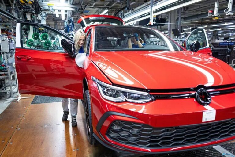 2025 Semiconductor Industry: Supply Chain Turmoil, Rise of Third-Generation Materials, and "Hot-Cold Differentiation" in Demand